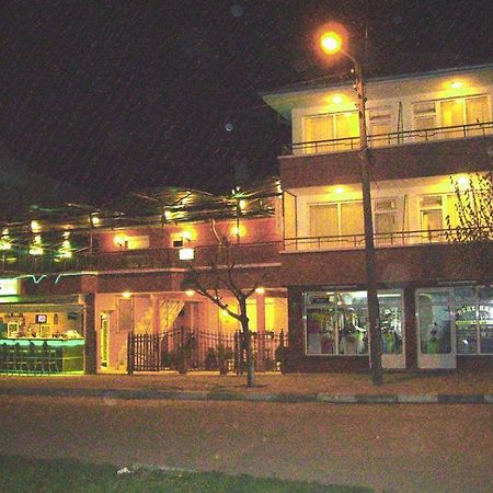 Nelly Guest House Ravda Kültér fotó
