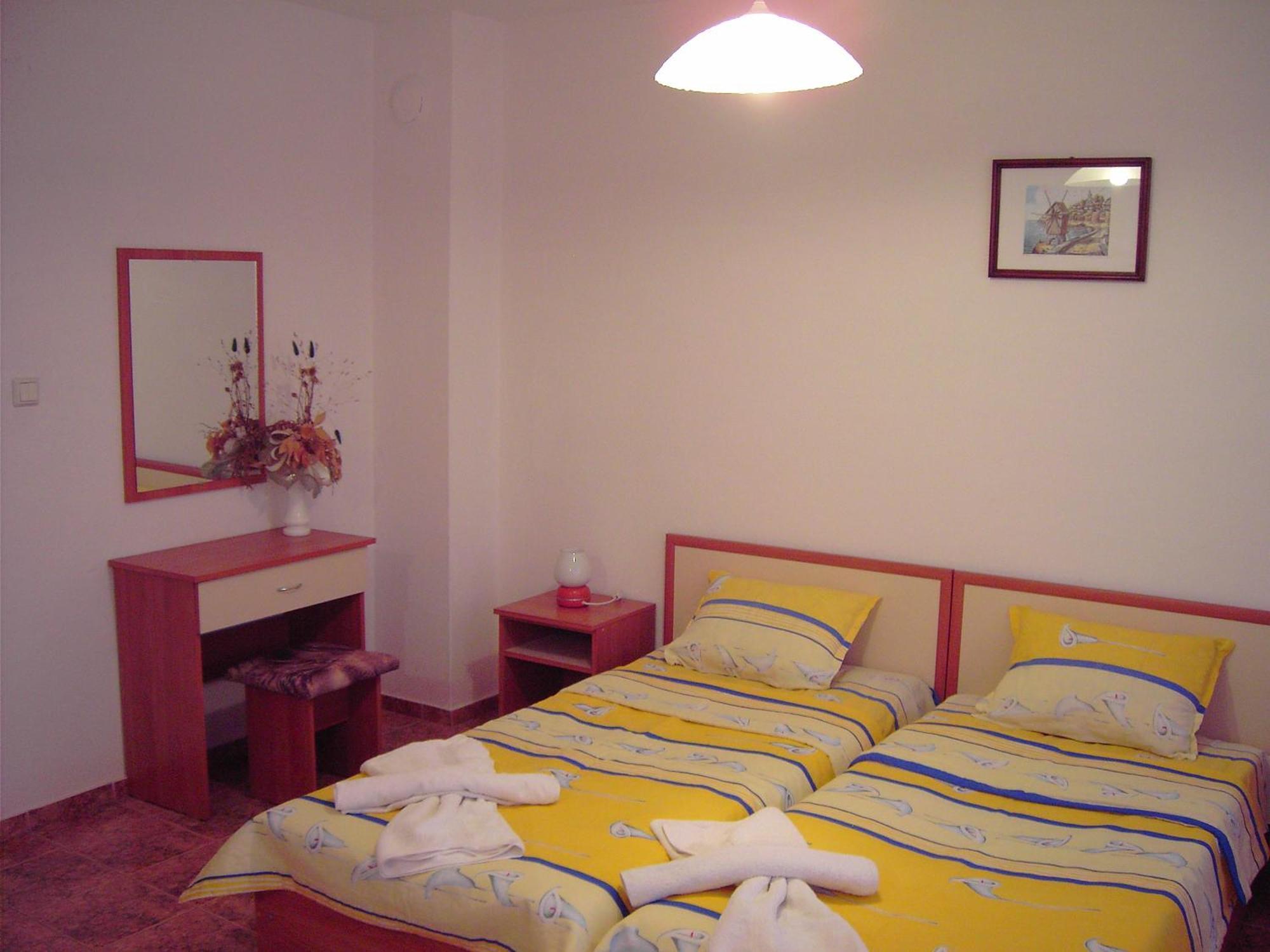 Nelly Guest House Ravda Kültér fotó