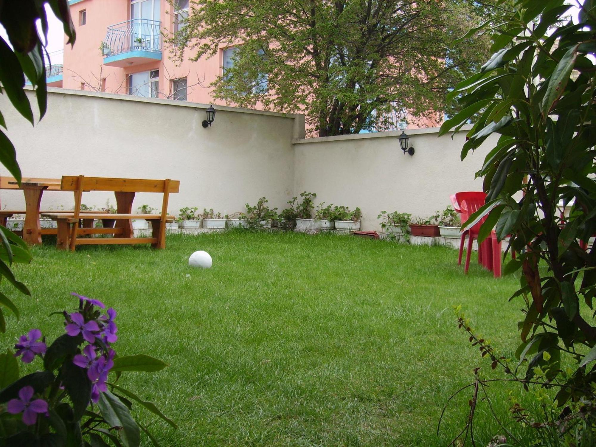 Nelly Guest House Ravda Kültér fotó